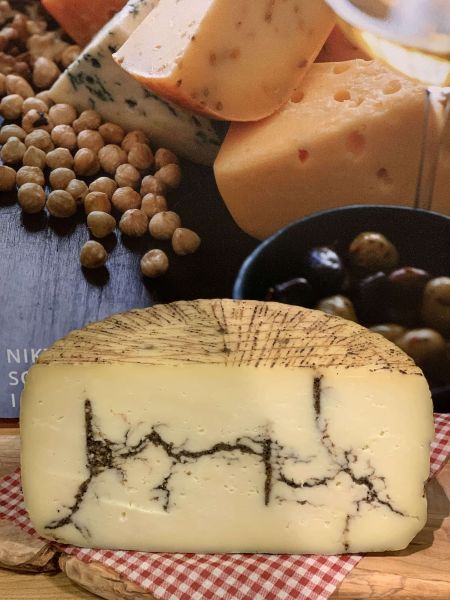 Pecorino Moliterno z truflami